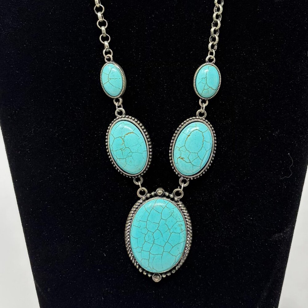 Southwestern Style Turquoise Color Cabochon Stones Chain Necklace Jewelry
